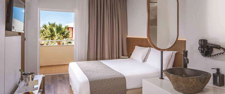 Hochwertig gestaltete, hellen und modern ausgeststteten Zimmer bieten allen Kompfort für den Aufenthalt im Aelius Hotel & Spa-Sensus Experience.